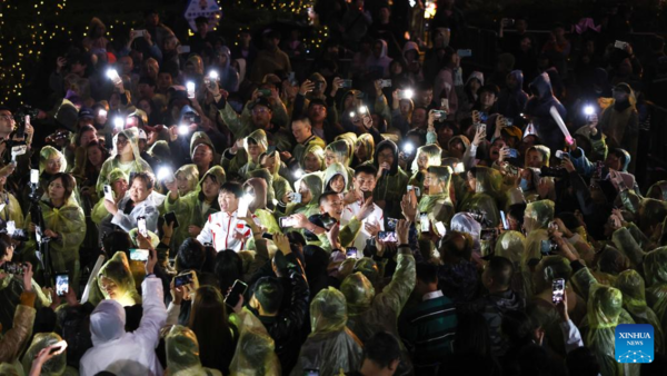 Roadside Concerts Become a Hit in SW China's Guizhou