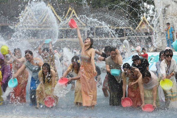 Enchanting Sydney's streets with Chinese music