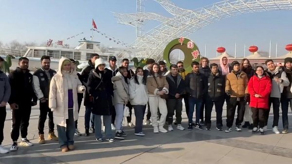 GLOBALink | Expats Enjoy Booming Winter Tourism in China's Ningxia