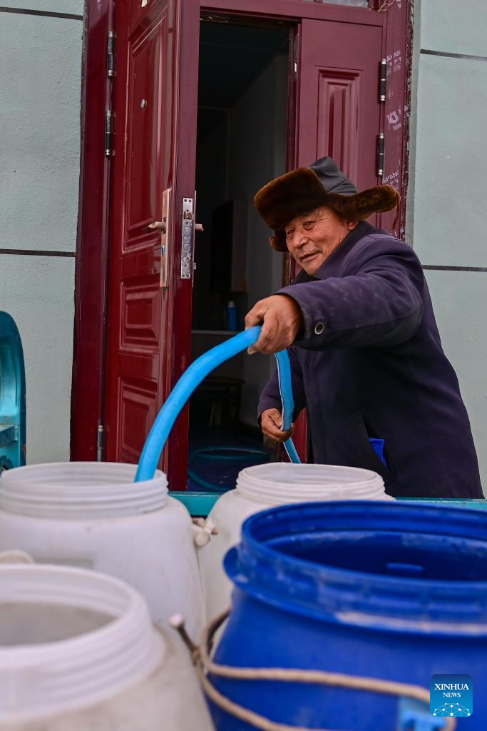 Service Stations Organize Activities for Herdsmen to Enrich Leisure Time in Xinjiang