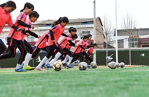 Young Girls in Henan Dream of Soccer Glory