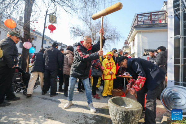 Chinese New Year Culture Festival Held in E China's Town