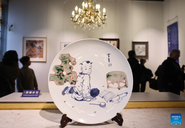 Exhibition of Porcelain Artworks from China's Jingdezhen Kicks off in Paris