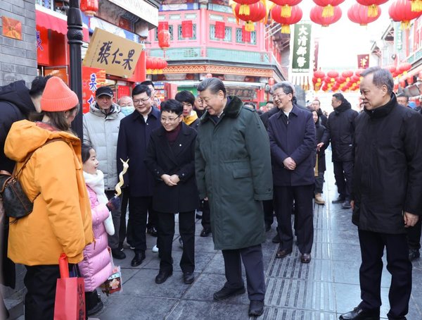 Xinhua Headlines-Xi Focus: Xi Extends Spring Festival Greetings to All Chinese