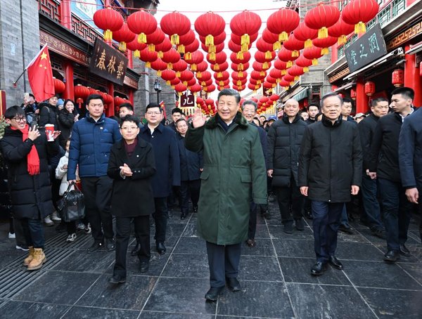 Xinhua Headlines-Xi Focus: Xi Extends Spring Festival Greetings to All Chinese