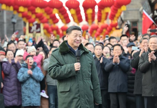 Xinhua Headlines-Xi Focus: Xi Extends Spring Festival Greetings to All Chinese