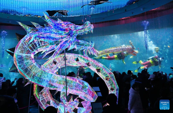 Underwater Dragon Dance Staged in China's Qingdao