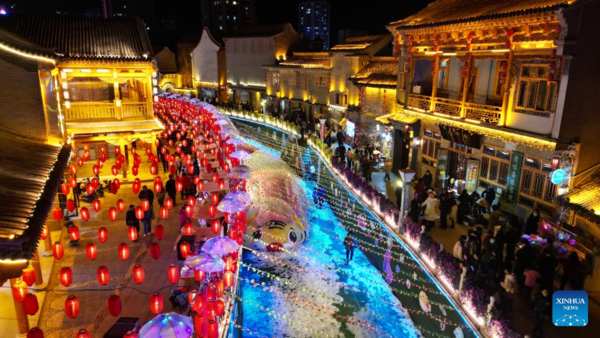 China Focus: Longer Spring Festival Holiday Sparks Travel Frenzy Among Chinese