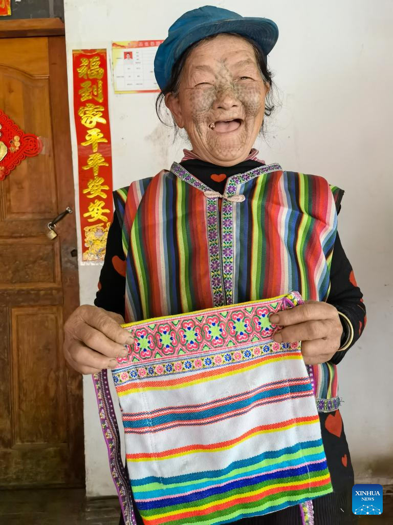 Remote Ethnic Villagers Find New Horizons in Infrastructure Development Remote Ethnic Villagers Find New Horizons in Infrastructure Development
