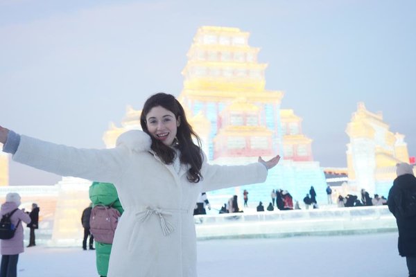 'Laowai' in China | U.S. Musician Carly Beth's Chinese Melodies