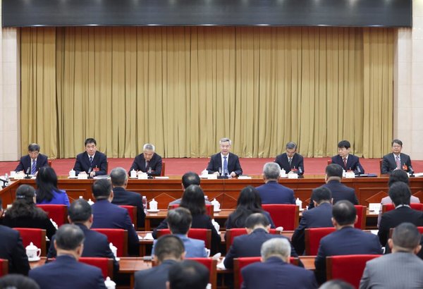 Chinese Leaders Join NPC Deputies, Political Advisors in Deliberation, Discussions