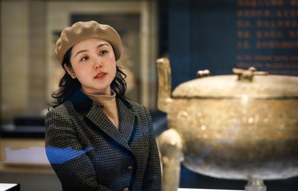 GLOBALink | Presents of 'Phoenix Kingdoms': An Art Exhibition Co-Hosted by China and U.S.