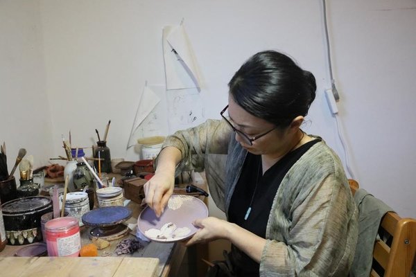 China's 'Porcelain Capital' Attracts Migratory Foreign Designers