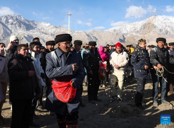 Festivals of Sowing Seeds, Drawing Water Celebrated in Xinjiang