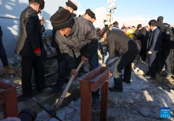 Festivals of Sowing Seeds, Drawing Water Celebrated in Xinjiang