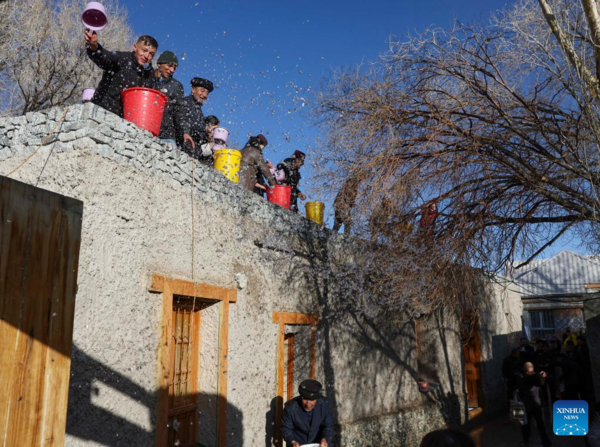 Festivals of Sowing Seeds, Drawing Water Celebrated in Xinjiang