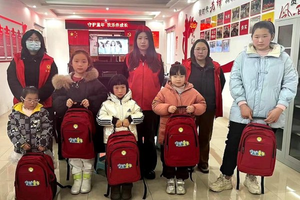 Women's Federations, College Students Care for Rural Children in Anhui