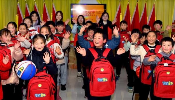 Medical University Students Bring Warmth to Rural Children in Lu'an