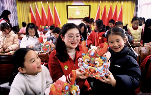 Medical University Students Bring Warmth to Rural Children in Lu'an