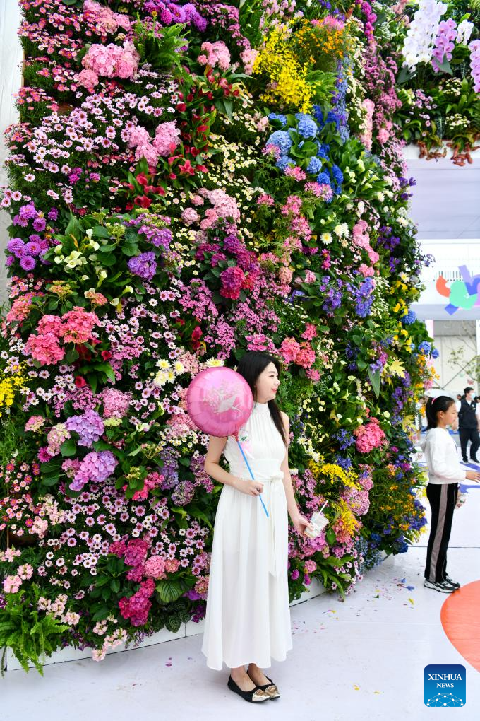 Greater Bay Area Flower Show Kicks off in Shenzhen