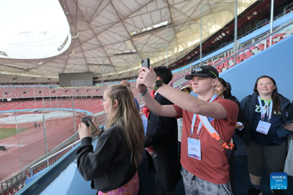 Journey Across Pacific Forges Bond of Friendship Between Chinese, U.S. Teens
