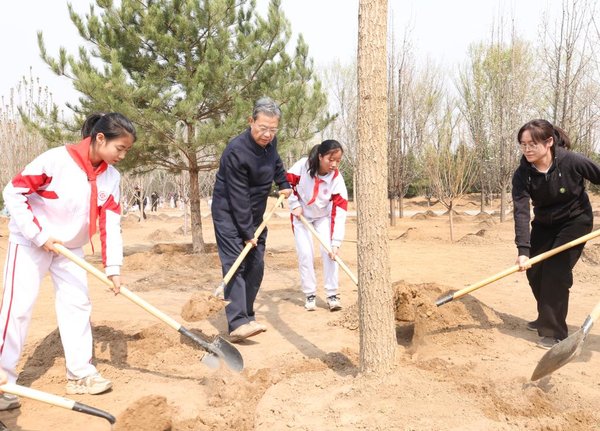 Xi Focus: Xi Plants Trees in Beijing, Urging Nationwide Afforestation Efforts for Beautiful China