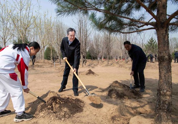 Xi Focus: Xi Plants Trees in Beijing, Urging Nationwide Afforestation Efforts for Beautiful China