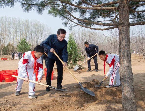 Xi Focus: Xi Plants Trees in Beijing, Urging Nationwide Afforestation Efforts for Beautiful China