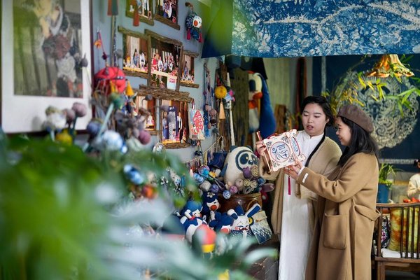 Batik Craftswoman in N China's Hebei