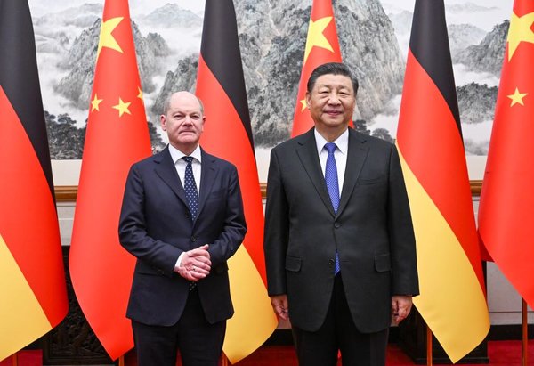 Xi Meets German Chancellor, Calls for Achieving Mutual Success