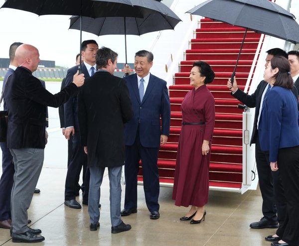 Feature: French PM Greets Xi with Chinese 'Nihao'