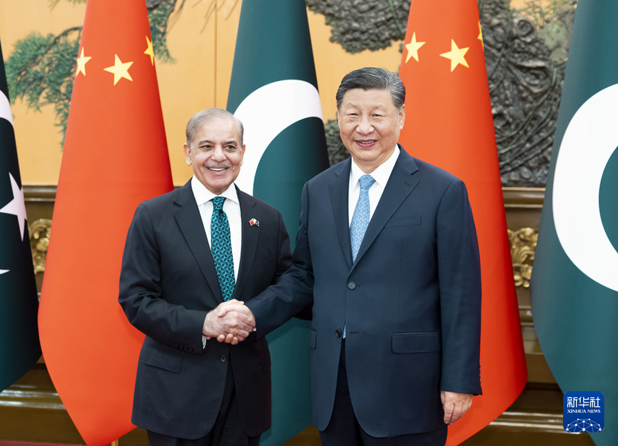 Xi meets Pakistani PM