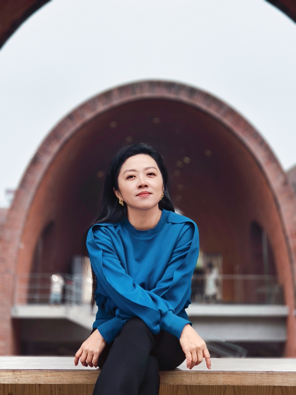 Artist Takes Ceramic Culture Global, Shares Jingdezhen's Stories