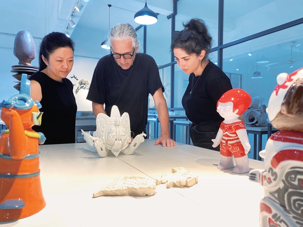 Artist Takes Ceramic Culture Global, Shares Jingdezhen's Stories