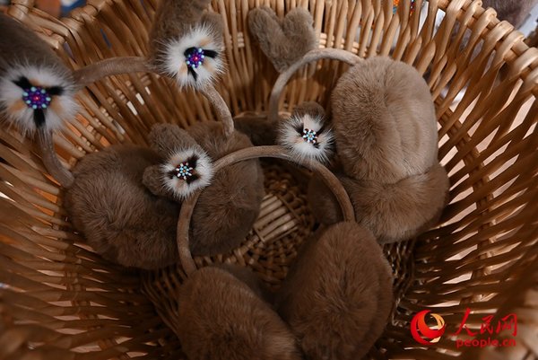 Traditional Ewenki Handicrafts Boost Local Economy in N China's Inner Mongolia