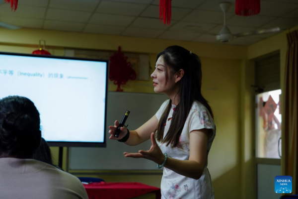 Chinese Teachers Bring Chinese Language into Remote Sri Lankan Homes