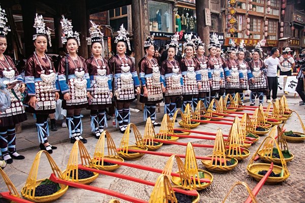 Enjoying Ancient Buildings, Folk Culture in Liping