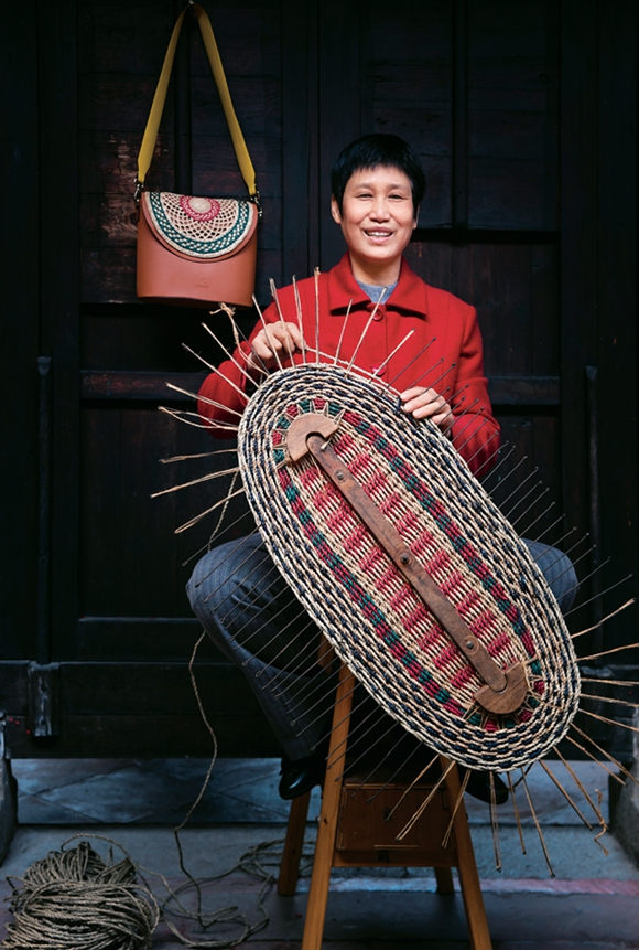 Millennia-Old Weaving Technique's Resurgence in Modern Times