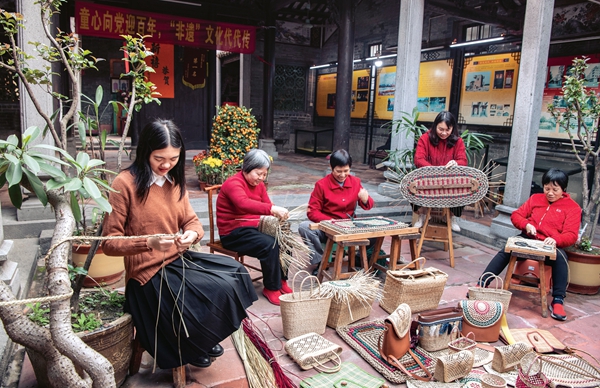 Millennia-Old Weaving Technique's Resurgence in Modern Times