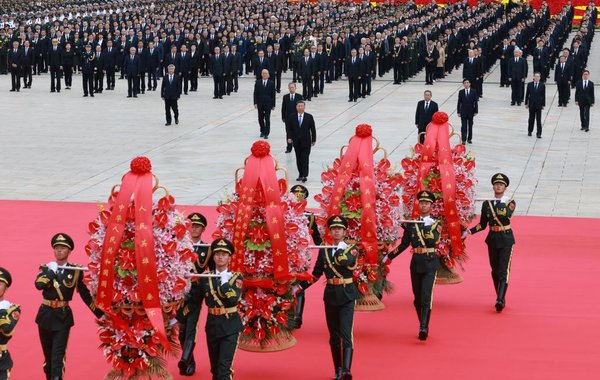 Xi Pays Tribute to Fallen Heroes on Martyrs' Day