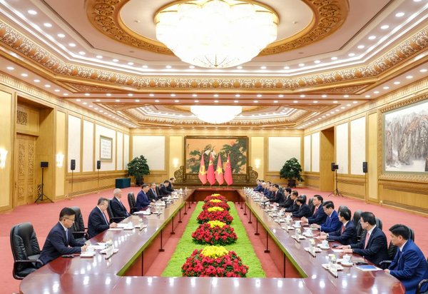 Xi Calls for Efforts to Promote China-Vietnam Community with Shared Future