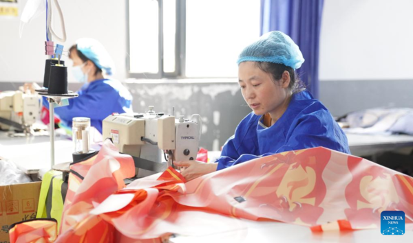 Kite Industry Thrives in Weifang, East China's Shandong