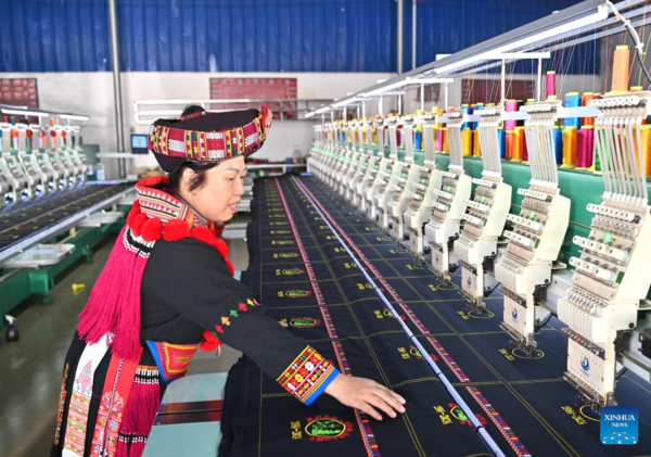 Inheritor of Tianlin Yao Ethnic Embroidery Skill