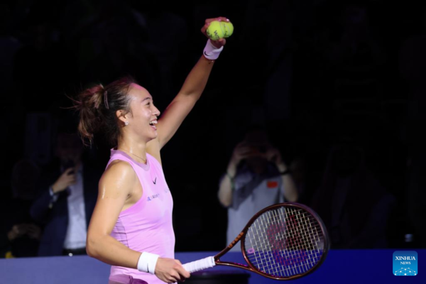 Zheng Qinwen Defeats Rybakina to Claim Her First Win at WTA Finals