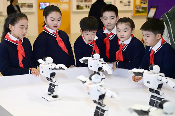 Exhibition Showcases Women's Action for Sci-Tech Innovation