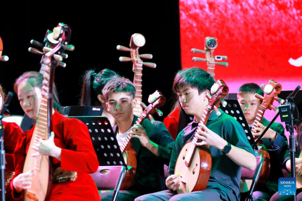 U.S. Youth Orchestra Performs Traditional Chinese Music in N China