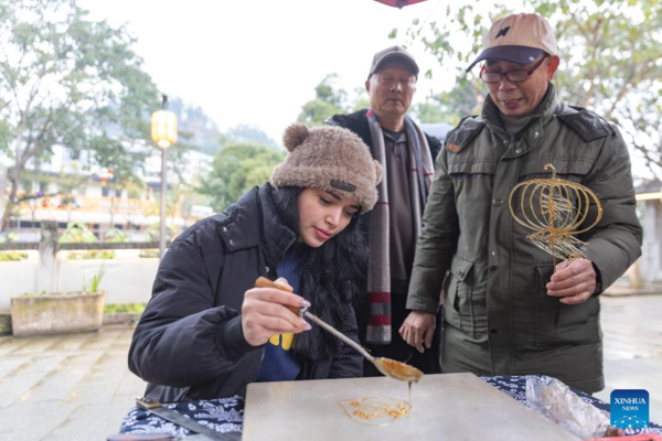 International Students Attend Cultural Event in Chongqing