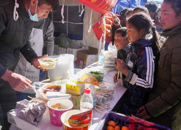 In Bitter Cold, Rescuers Race Against Time to Tackle Aftermath of Xizang Quake