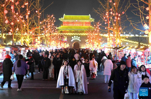 People Enjoy Various Activities Across China During Spring Festival
