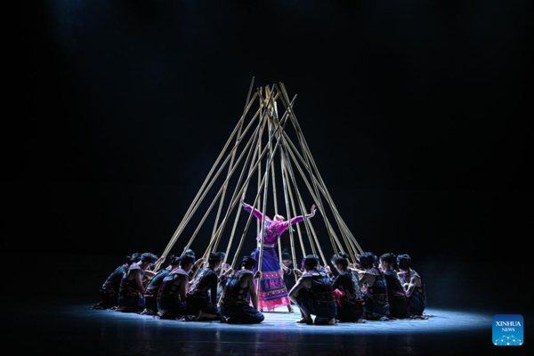 Dance Drama Inspired by Fairy Tale of Li Ethnic Group Debuts in China's Haikou